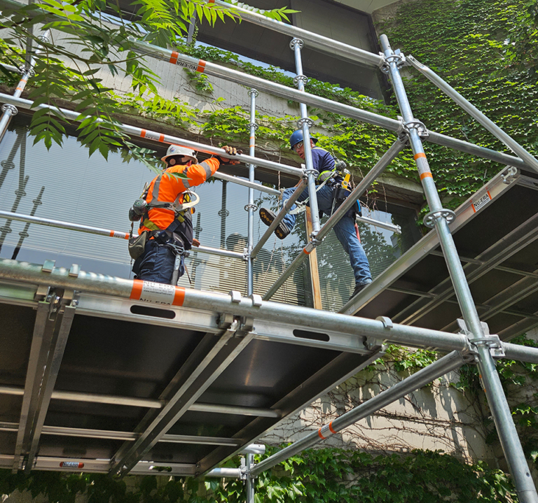 Winter Scaffolding in Toronto: Top Tips from PEAK Scaffolding